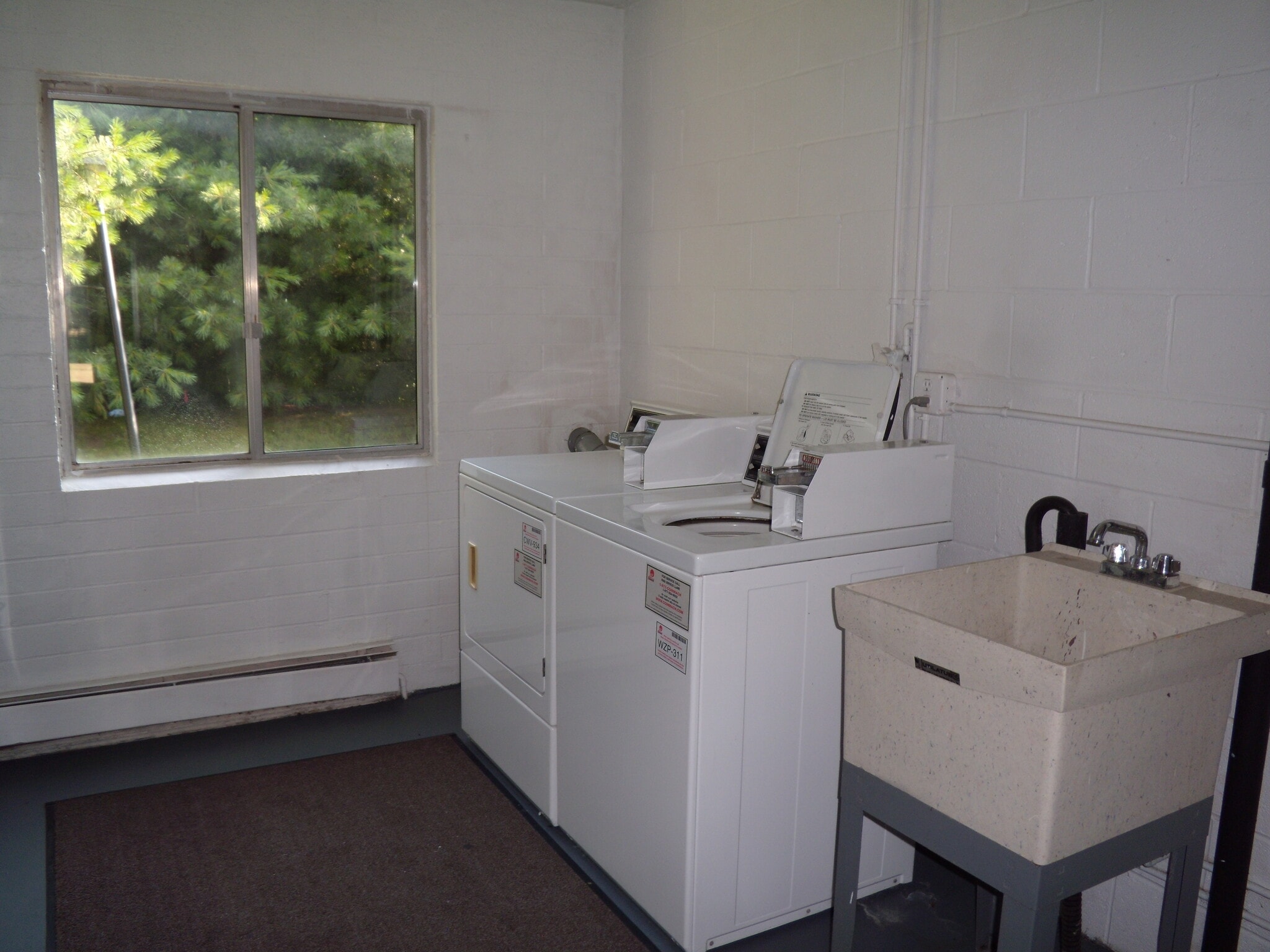 Building Photo - 950 S Lincoln St