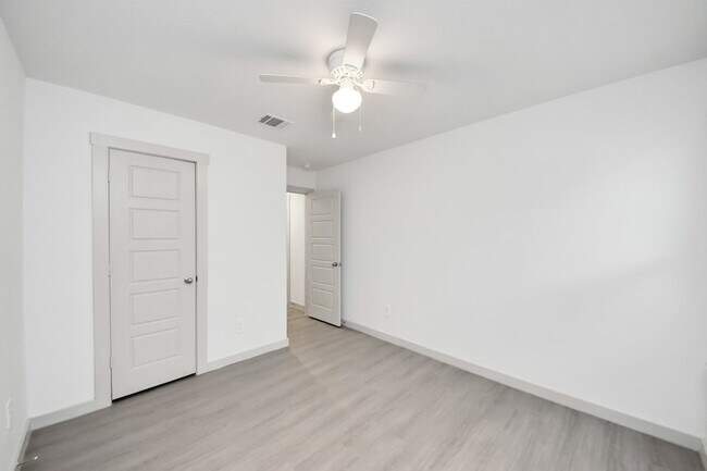 Building Photo - 7803 Golden Rubia Ln