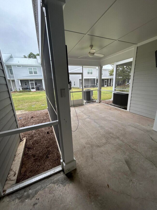 Building Photo - 147 N Sand Palm Rd