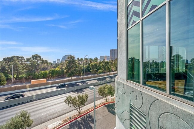 Building Photo - 360 E Desert Inn Rd