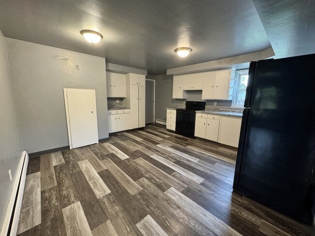 Building Photo - 1491-1493 Harvey St