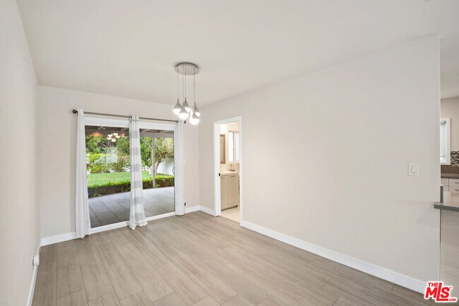 Building Photo - 22937 Dolorosa St