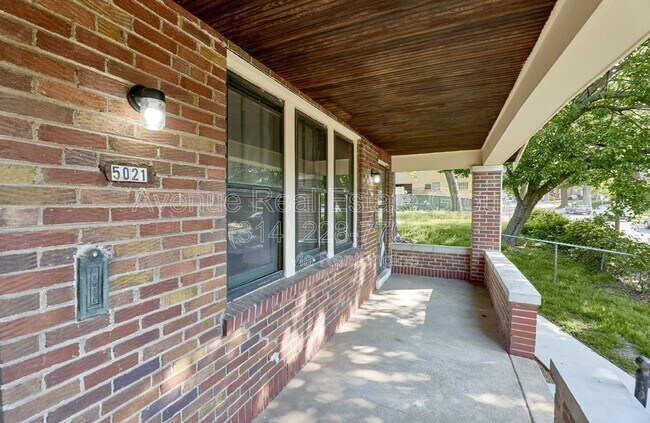 Building Photo - 5021 Ray Ave