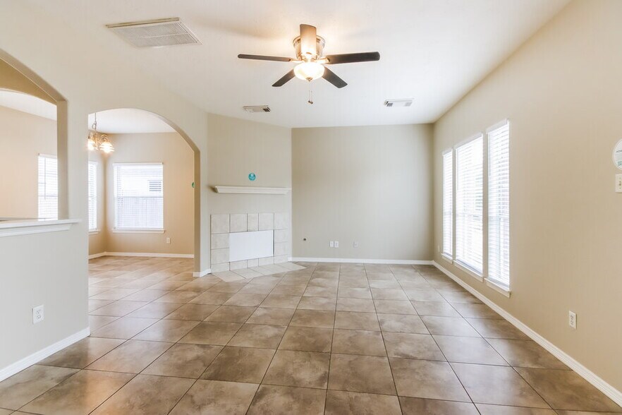 Building Photo - 26622 Cypresswood Dr