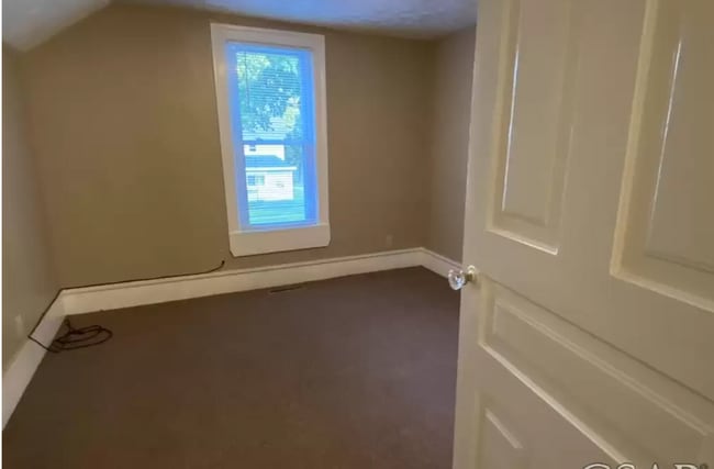 Building Photo - Elizabeth