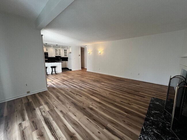 Building Photo - Available Now! 2-Bedroom, 2-Bath Condo in ...