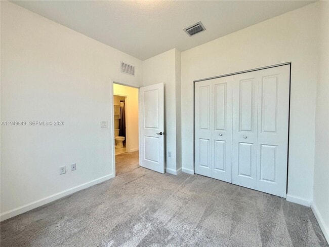 Building Photo - 21050 NE 8th Ave