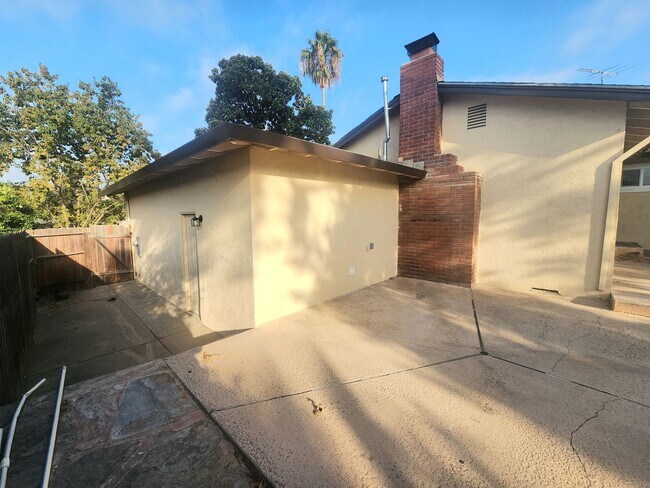 Building Photo - 5274 Heritage Dr