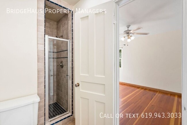 Building Photo - 4739 Hillcrest Ave