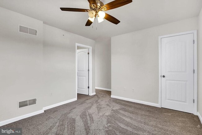 Building Photo - 11 Millrace Ct