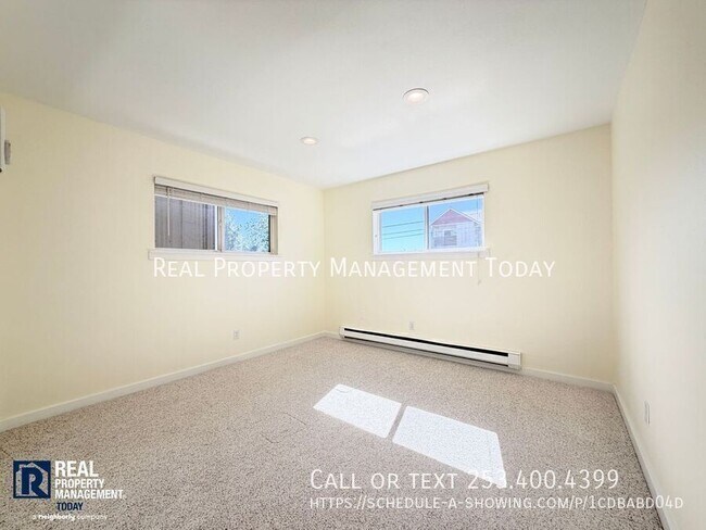 Building Photo - 2807 61st Ave NE