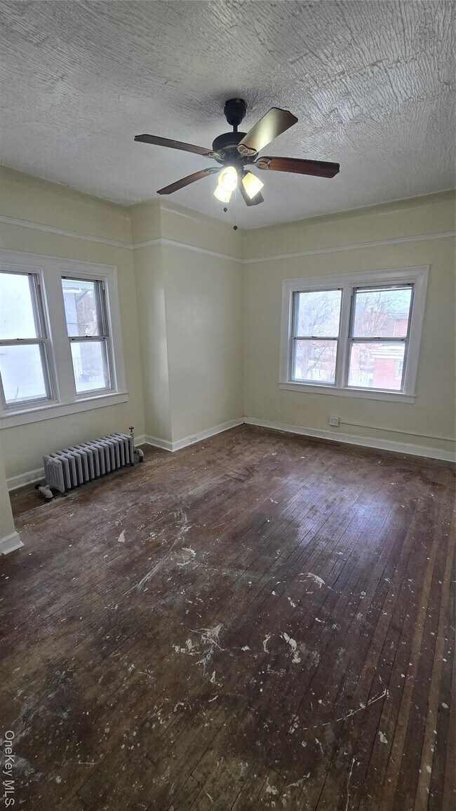 Building Photo - 641 S 5th Ave