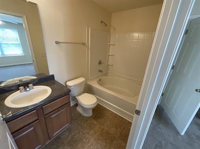 Building Photo - 1202 Fairington Club Dr