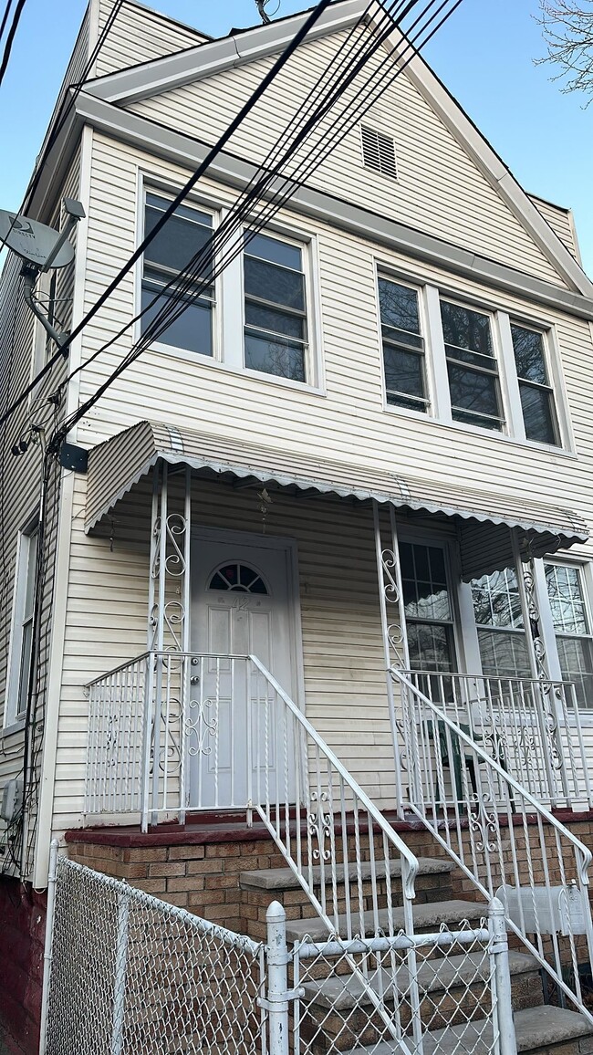 Primary Photo - 42 New St