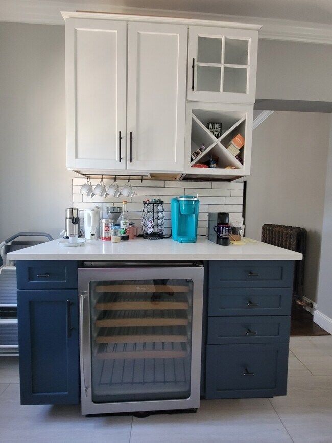 Building Photo - 107 Munroe St