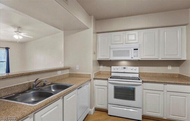 Building Photo - 8000 W Badura Ave