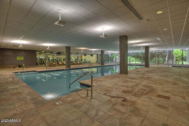 Building Photo - 7137 E Rancho Vista Dr