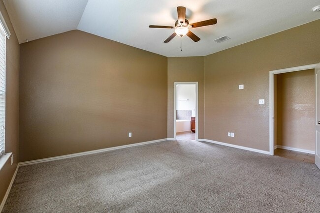 Building Photo - 118 Wallin Farms Dr