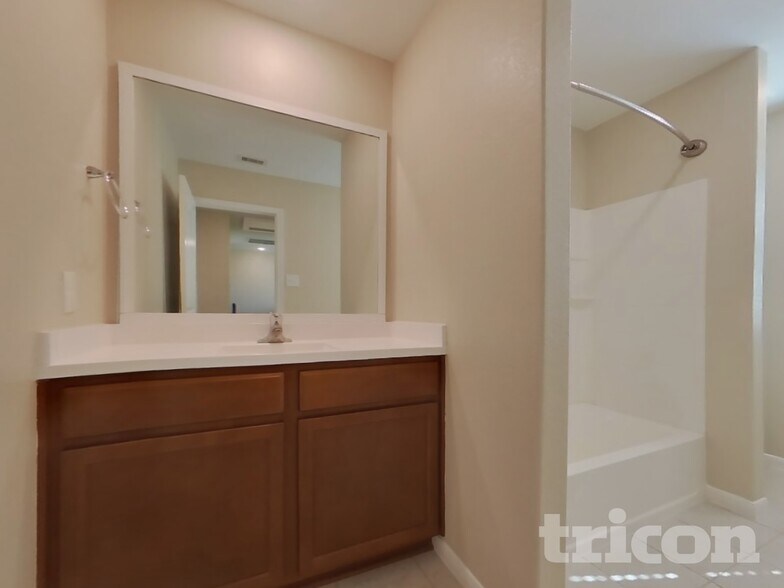 Building Photo - 401 Palomino Stand Dr