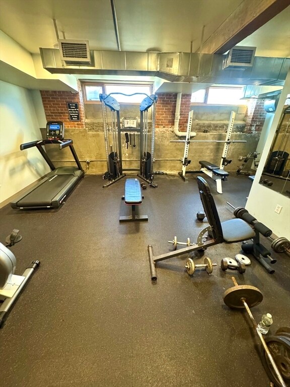 Building Photo - 146 Court St