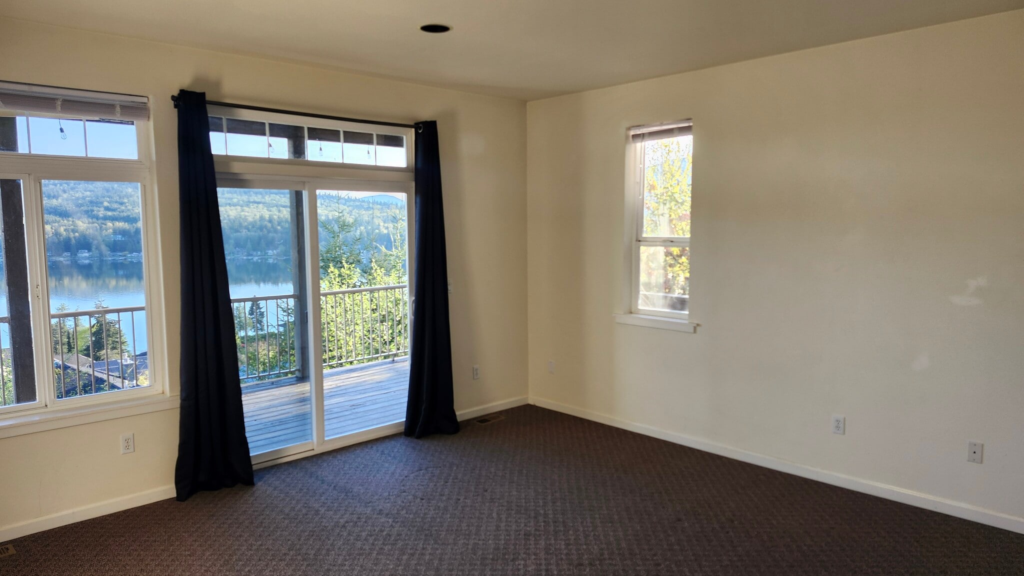 Building Photo - 4927 Coronado Ln