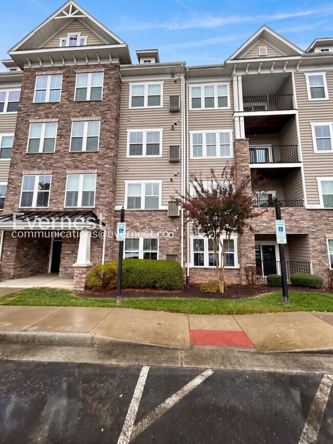 Building Photo - 14001 Briars Cir