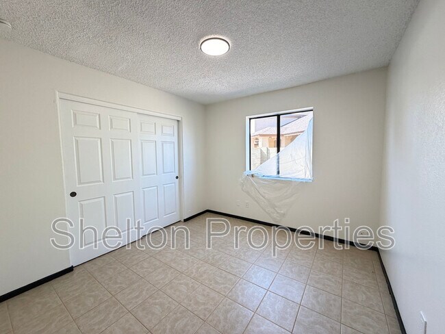 Building Photo - 5239 N 78th Dr