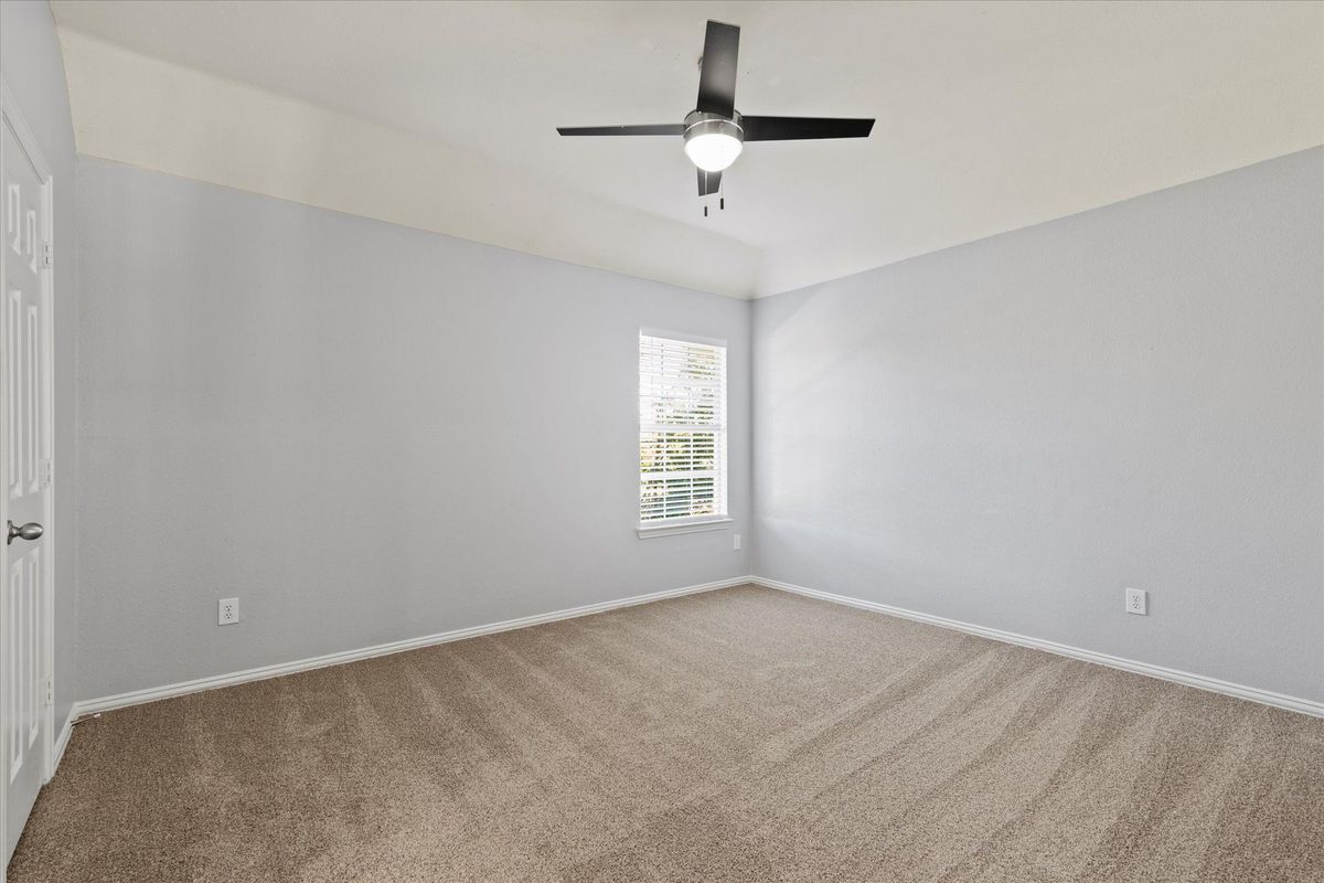 Building Photo - 892 Brentwood Dr