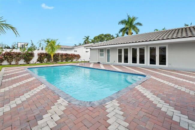 Building Photo - 21100 Highland Lakes Blvd