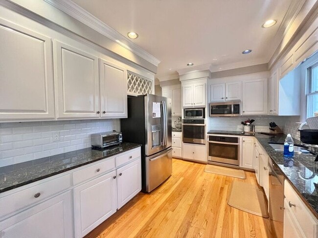 Building Photo - 9105 Kirkhill Dr
