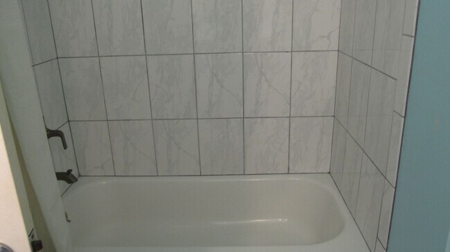 Building Photo - FOR SALE/ OCEAN FRONT/ $825K