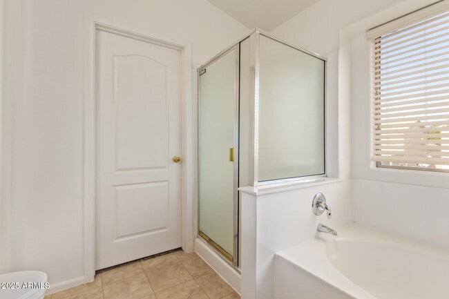 Building Photo - 2432 W Blue Sky Dr