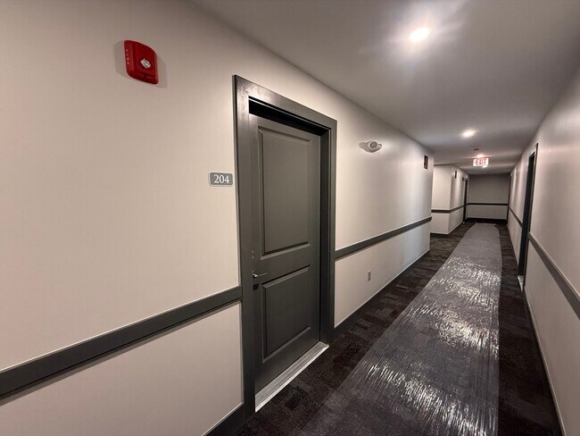 Building Photo - 251 Sladen St