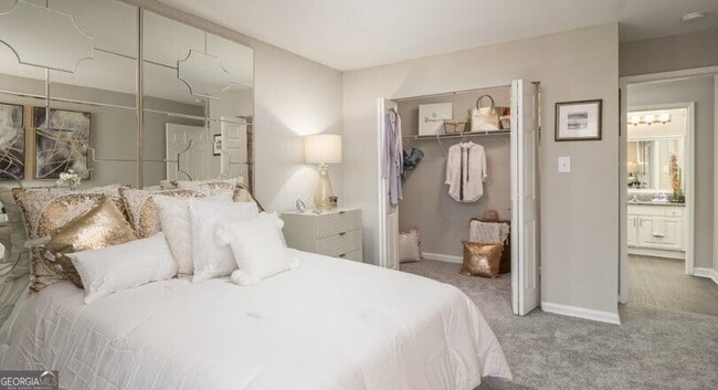 Building Photo - 7100 Roswell Rd