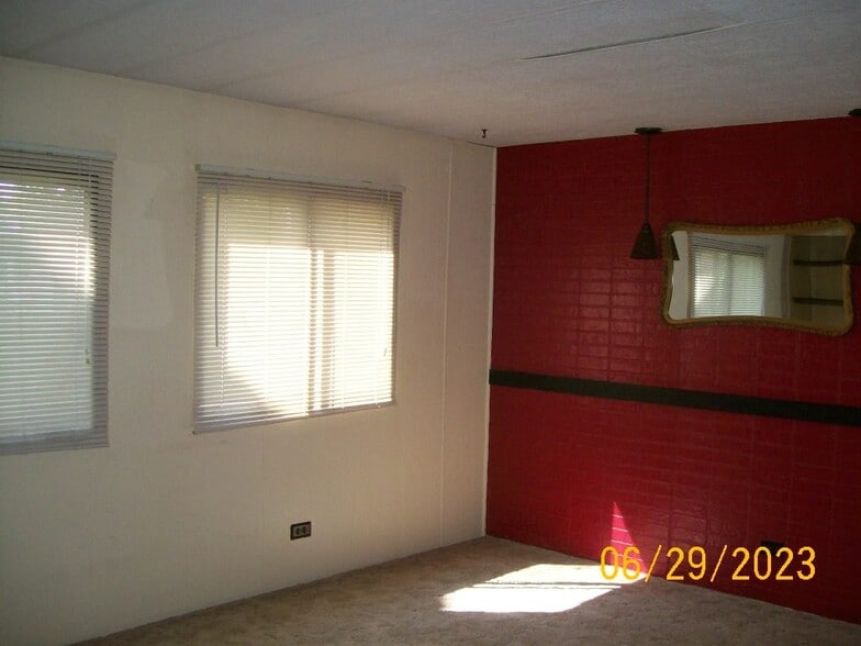 Building Photo - 27901 Norris Rd