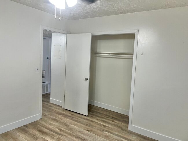 Building Photo - 610 S 200 E