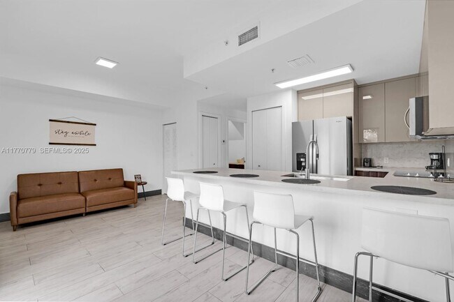 Building Photo - 15450 NW 2nd Ave