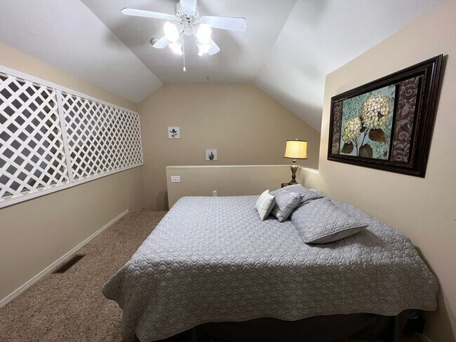 Building Photo - 680 Fall Creek Dr