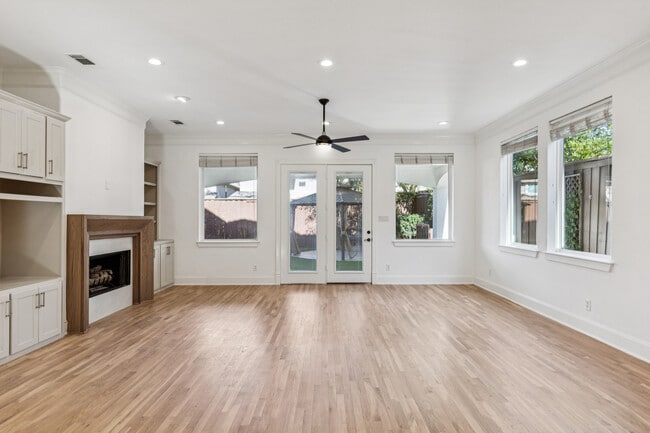 Building Photo - 6139 Belmont Ave