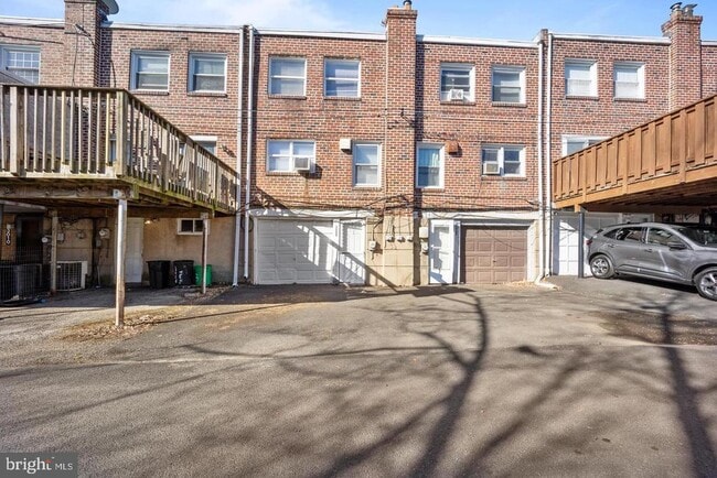 Building Photo - 3006 Heather Rd