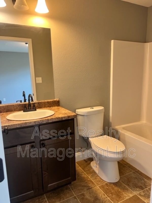 Building Photo - 924 Warrior Hill Dr