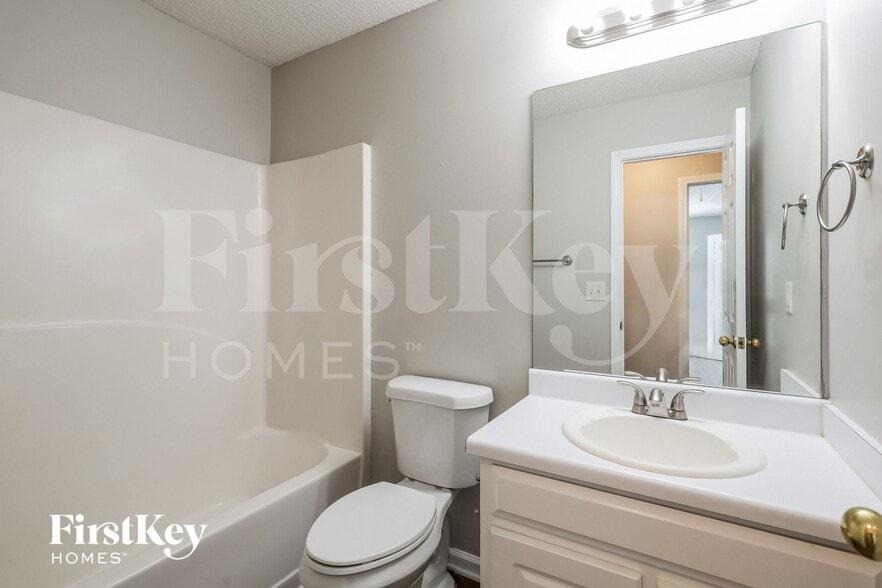 Building Photo - 453 Jasmine Dr