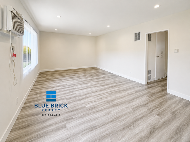 Building Photo - 8145 Langdon Ave