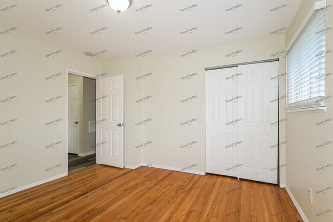 Building Photo - 2370 Mockingbird Ln