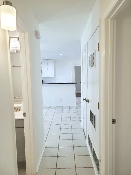 Building Photo - 8202 Parkdale Cove