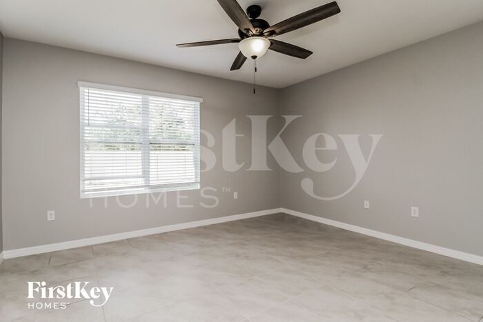 Building Photo - 819 Guadalupe Dr