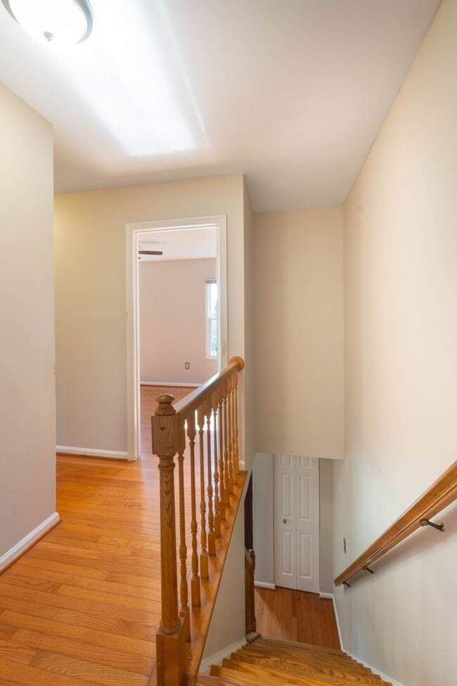 Building Photo - Beautiful 2 Story 3 BD 3.5 BA home in Burtonsville, MD