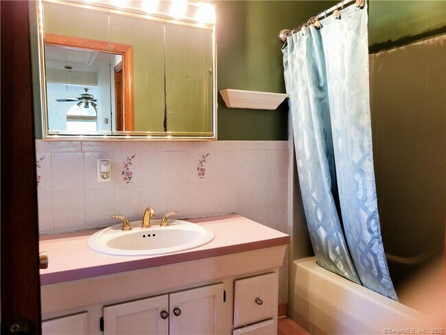 Building Photo - 53 Christian St