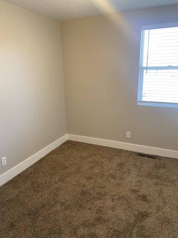 Building Photo - 3498 Valley Heights Dr