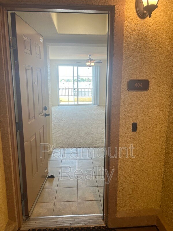 Building Photo - 700 S Abel St